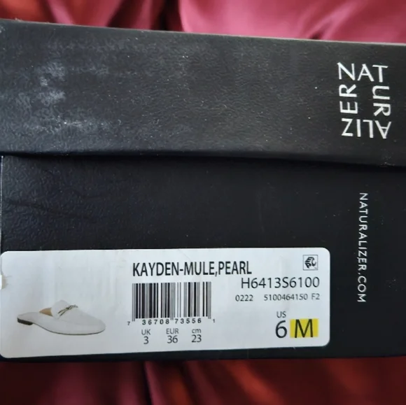 NATURALIZER - White Leather Mules with Gold Chain Detail - Picture 6 of 7